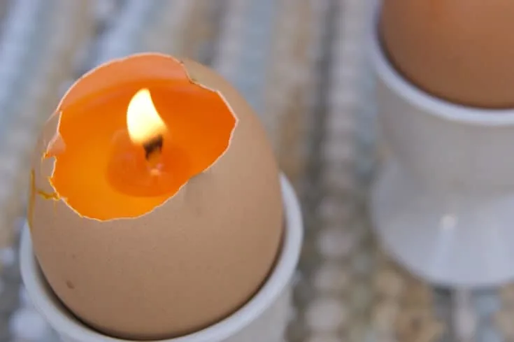 Easy Citronella Eggshell Candles | SimplePureBeauty.com