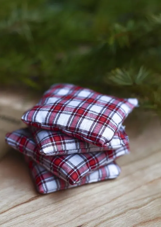 Be the star of the holiday season with these homemade gifts for men. Whether an expert at DIY or new to the scene, here are some quick and easy gift ideas.