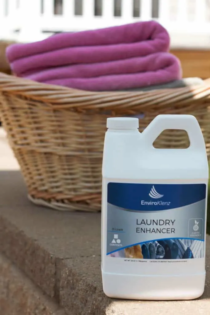 Do you struggle with getting smelly odors out of your laundry using natural detergent? You really want your laundry to be fresh and clean but don't want to expose your family to harmful chemicals… You're going to love this hack to get even the stinkiest odors out of your clothes without using harmful chemicals or fragrances!