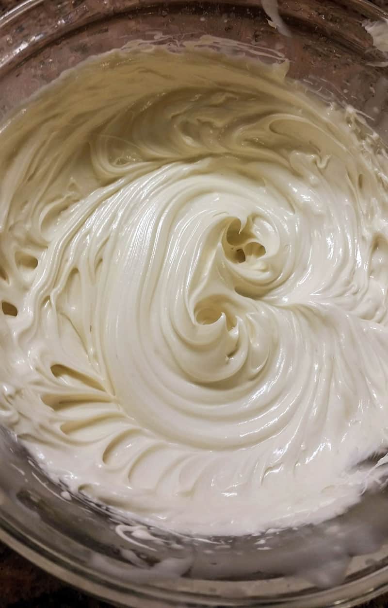 How To Make Lotion: 5 Easy Recipes From Light To Butter-Thick