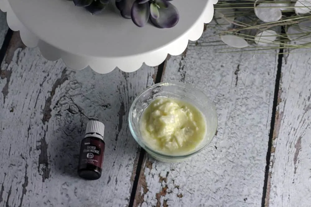 DIY frankincense face cream is the perfect anti-aging skin care you can trust. #antiaging #antiagingcream #AntiWrinkle #diyskincare #moisturizing  #skincare