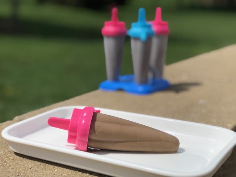 How to Make Healthy Homemade Frozen Pudding Pops in Under 5 Minutes #ad #sugarfree #dessertrecipes #popsicles #healthysnacks #superfood