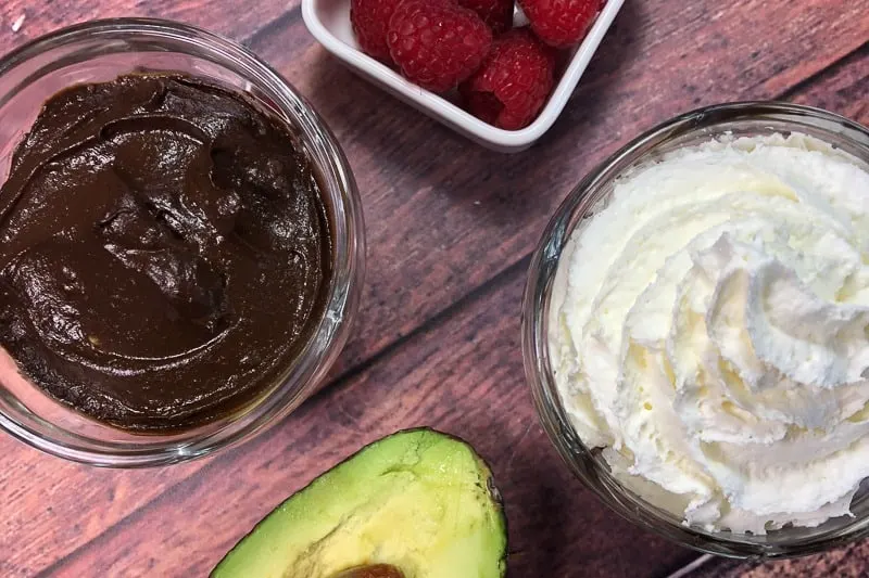 Delicious Superfood Chocolate Mousse - Looking for a healthier option to get that chocolate mousse flavor without all the sugar and calories? You're going to fall in love with this Vegan Superfood Chocolate Mousse.  #vegan #superfood #avocado #veganrecipes #dairyfree