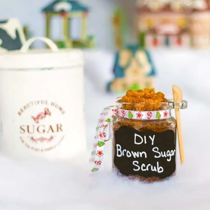 DIY Sugar scrub needs to top the list of great Christmas gift ideas for all your family and friends! Not only does it smell amazing, it scrubs and helps to moisterize your skin as well. Say goodbye to dry skin and welcome this homemade brown sugar scrub into your weekly beauty routine. You'll never want to use anything besides this homemade sugar scrub recipe again! #homemade #sugarscrub #DIY #beauty