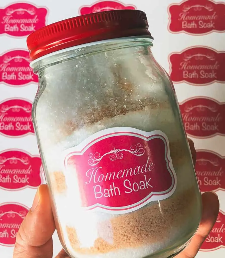 Want to learn how to make waterproof labels for your bottles and jars? You work really hard on your DIY recipes.  Whether you're making sugar scrubs, bath soaks or room sprays, you want them to look pretty and stay that way. That's why a cute waterproof label is a must! #diy #labels #waterproof