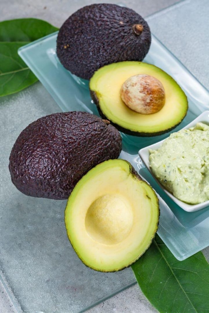 9 DIY Avocado Hair Mask Treatments for Deep Conditioning & Hair Growth